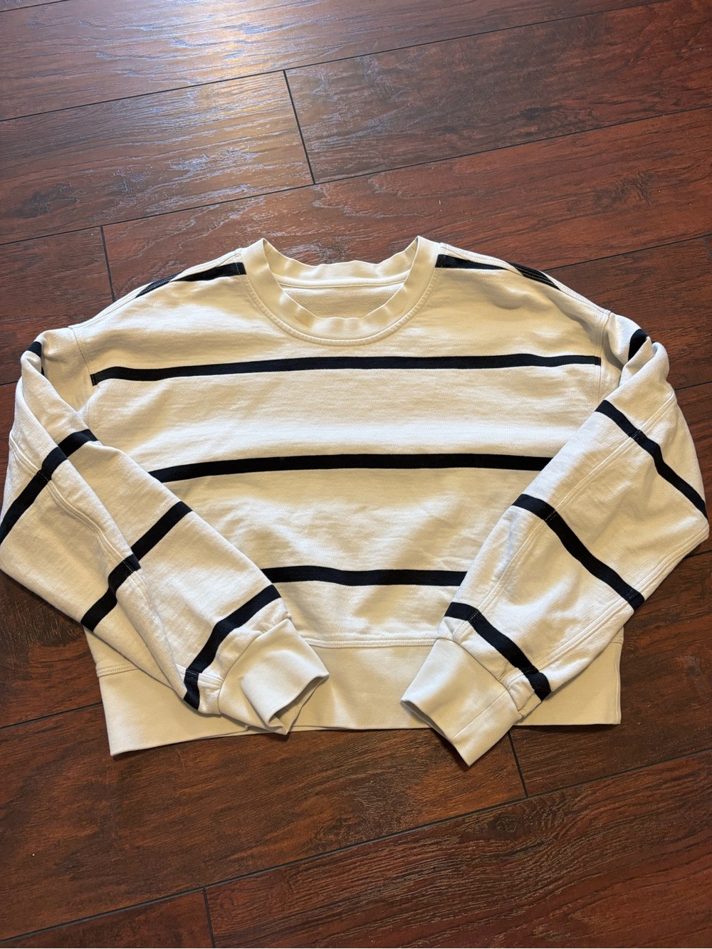 Lululemon Crop Crew